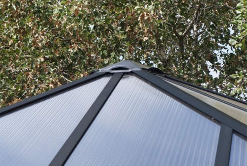 Hliníkový zahradní altán s polykarbonátovou střechou